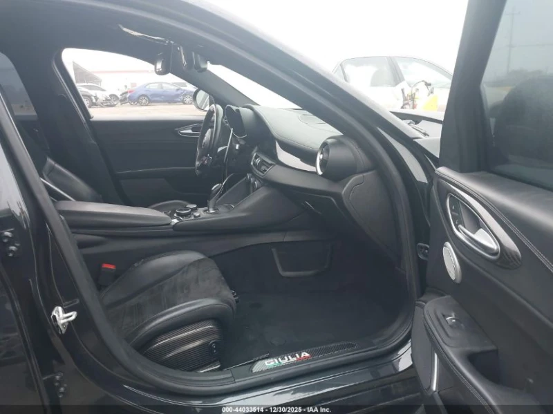 Alfa Romeo Giulia QUADRIFOGLIO 2.9L V6 505кс, снимка 5 - Автомобили и джипове - 53447676