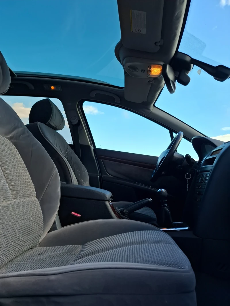 Peugeot 407 2.0HDI* (136кс)* ПАНОРАМА* HOB BHOC* , снимка 14 - Автомобили и джипове - 53452626