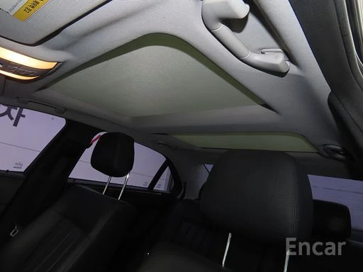 Mercedes-Benz E 300 E-Class E300 Elegance, снимка 16 - Автомобили и джипове - 54020293