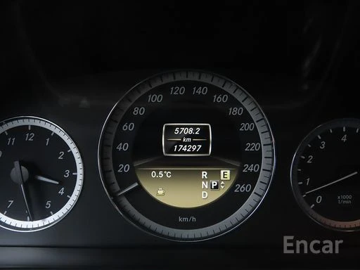 Mercedes-Benz E 300 E-Class E300 Elegance, снимка 5 - Автомобили и джипове - 54020293