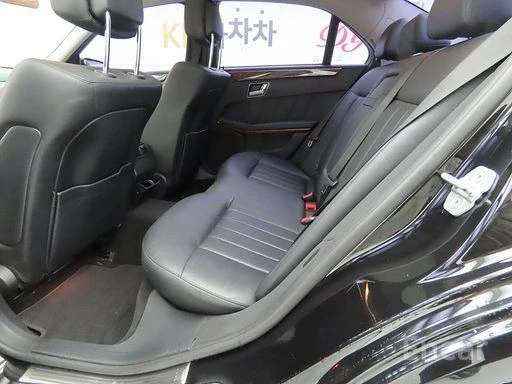 Mercedes-Benz E 300 E-Class E300 Elegance, снимка 7 - Автомобили и джипове - 54020293