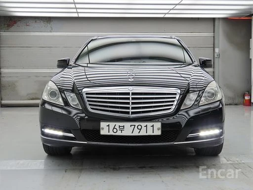 Mercedes-Benz E 300 E-Class E300 Elegance, снимка 10 - Автомобили и джипове - 54020293