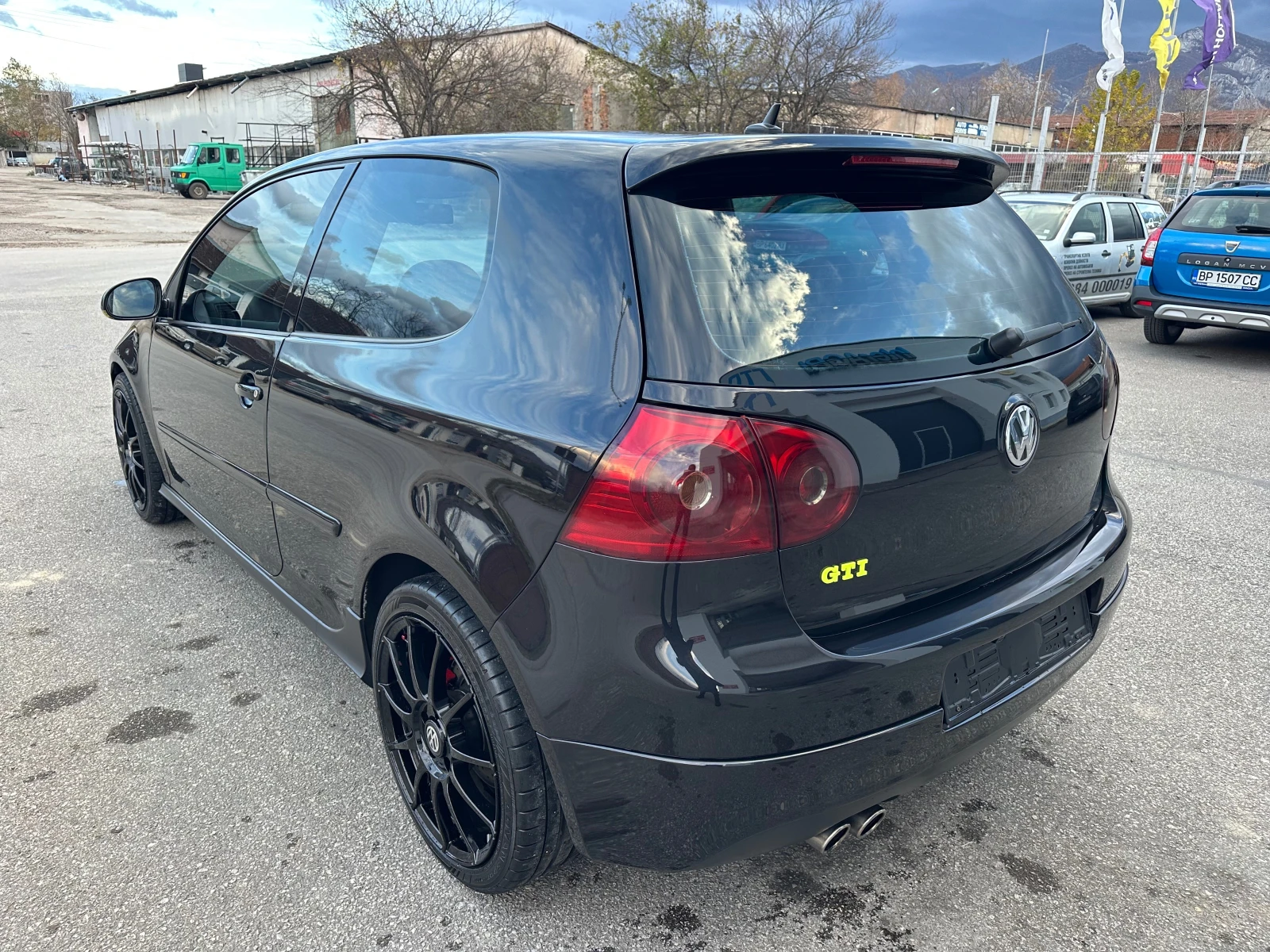 VW Golf 2.0T GTI DSG Италия - изображение 5