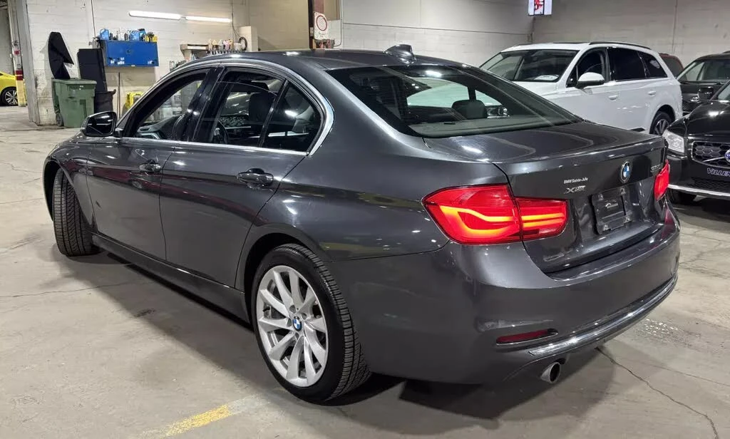 BMW 320 xDrive*   * *  | Mobile.bg   3