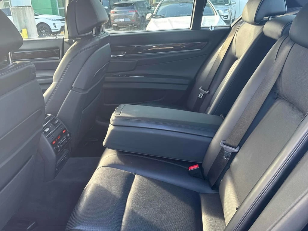 BMW 760 * 750i xDrive/Alpina B7 xDrive * CARFAX * ЦЕНА ДО  - изображение 10