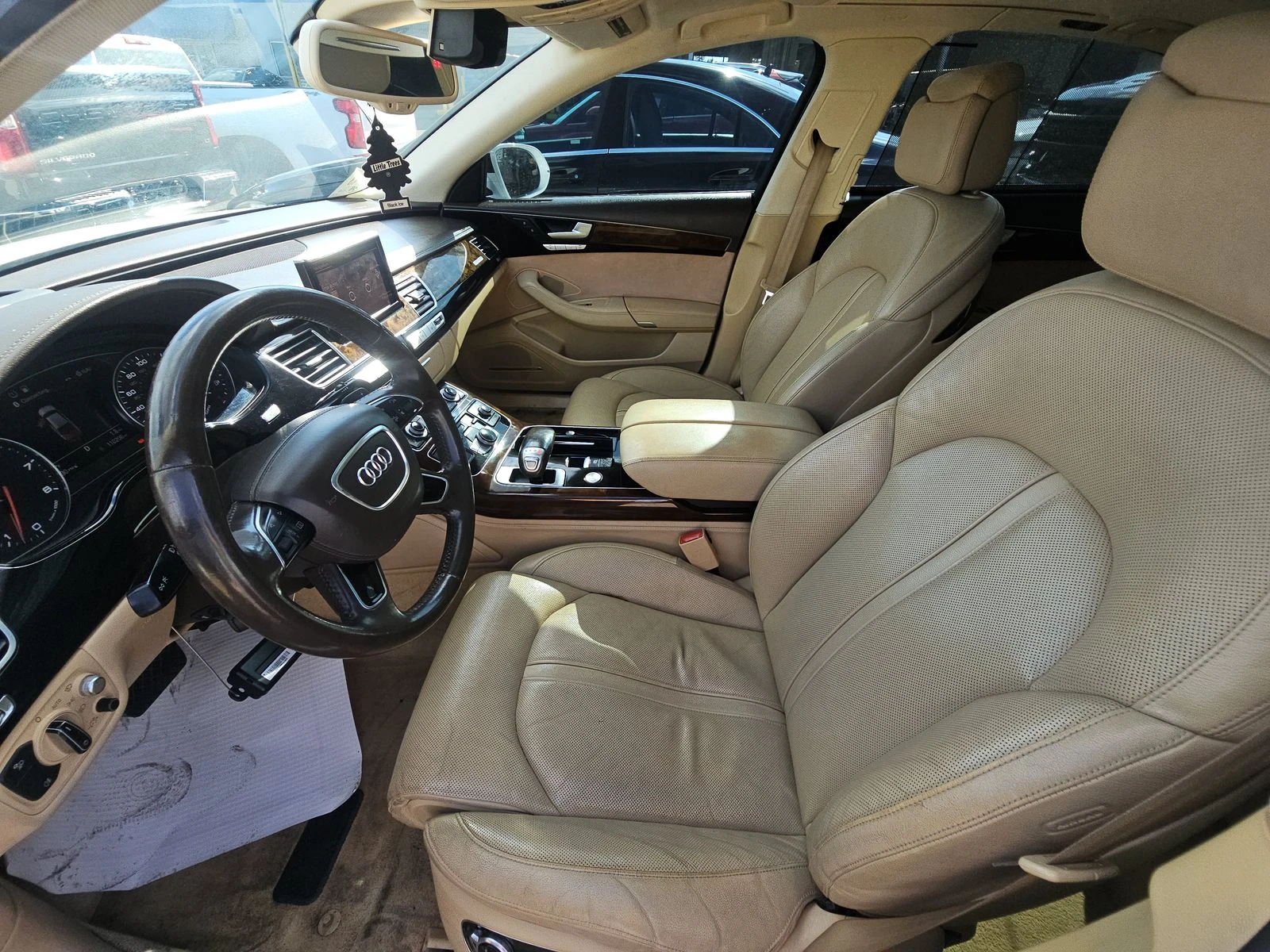 Audi A8 3.0Т* MATRIX* ПОДГРЕВ* КАМЕРА* КЕЙЛЕС* , снимка 13 - Автомобили и джипове - 53799969