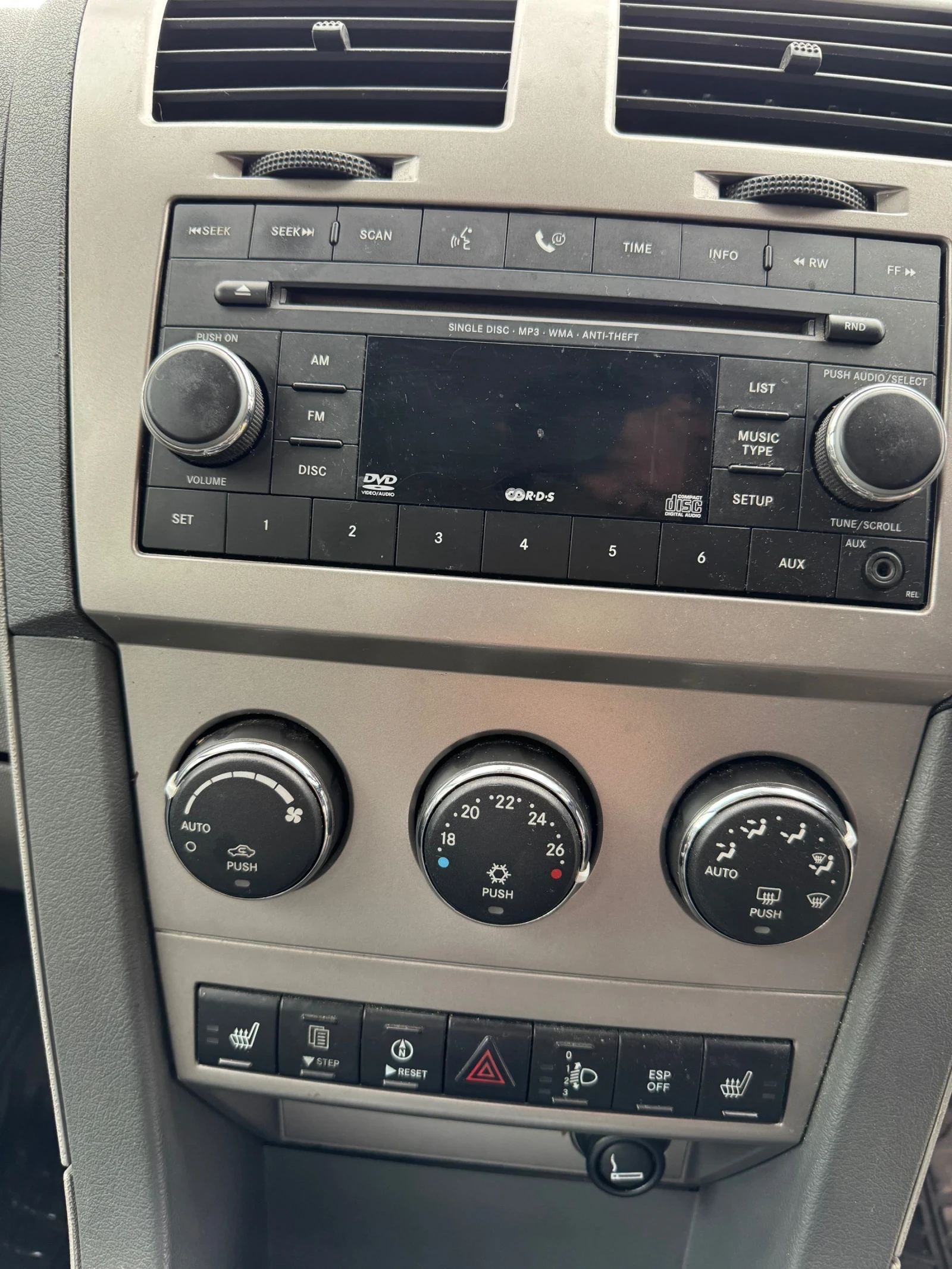 Dodge Avenger 2.0 CRD // 140к.с // ДЕСЕН ВОЛАН, снимка 11 - Автомобили и джипове - 53849104