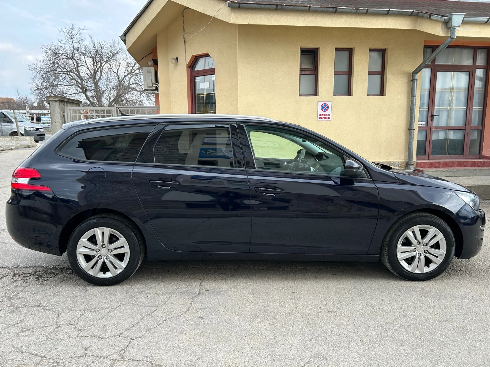 Peugeot 308 1.6HDI LED НАВИ ПАНОРАМА, снимка 4 - Автомобили и джипове - 53878698