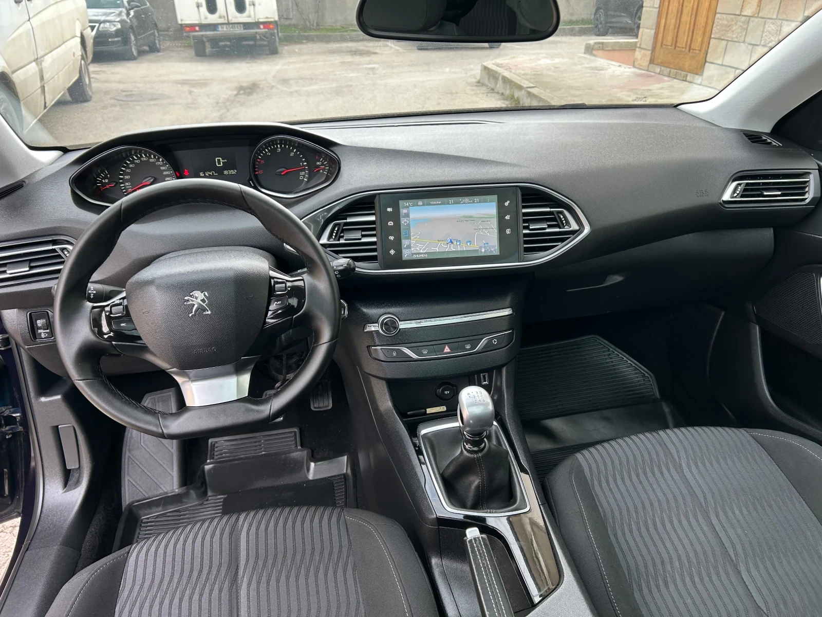 Peugeot 308 1.6HDI LED НАВИ ПАНОРАМА, снимка 9 - Автомобили и джипове - 53878698