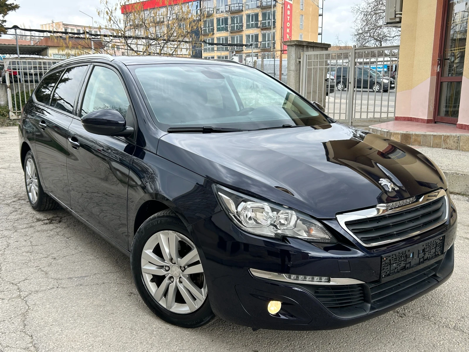 Peugeot 308 1.6HDI LED НАВИ ПАНОРАМА, снимка 3 - Автомобили и джипове - 53878698
