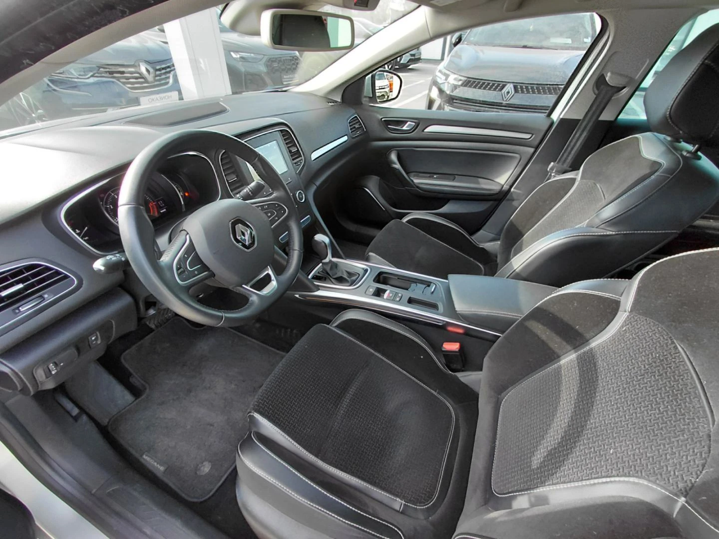 Renault Megane 1.3TCe/Sedan/140k.c./Zen | Mobile.bg � ����������� 10