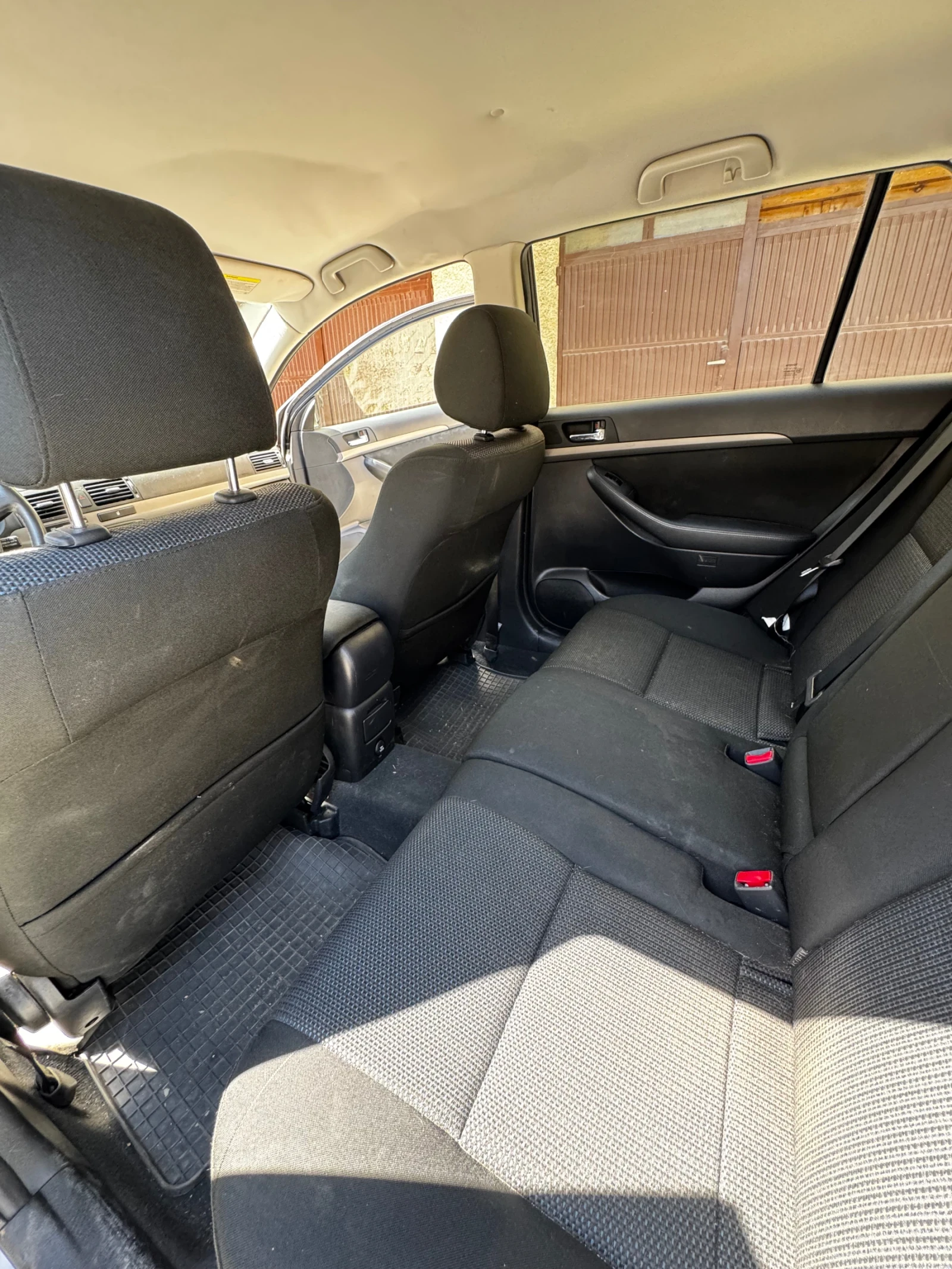 Toyota Avensis, снимка 9 - Автомобили и джипове - 54313494