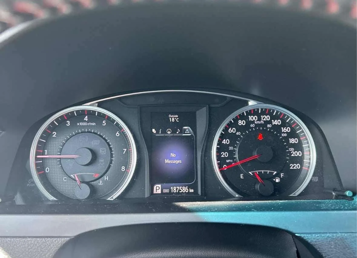 Toyota Camry * 4dr Sdn V6 Auto XSE * CARFAX * KEYLESS * ПАНО , снимка 8 - Автомобили и джипове - 54545619