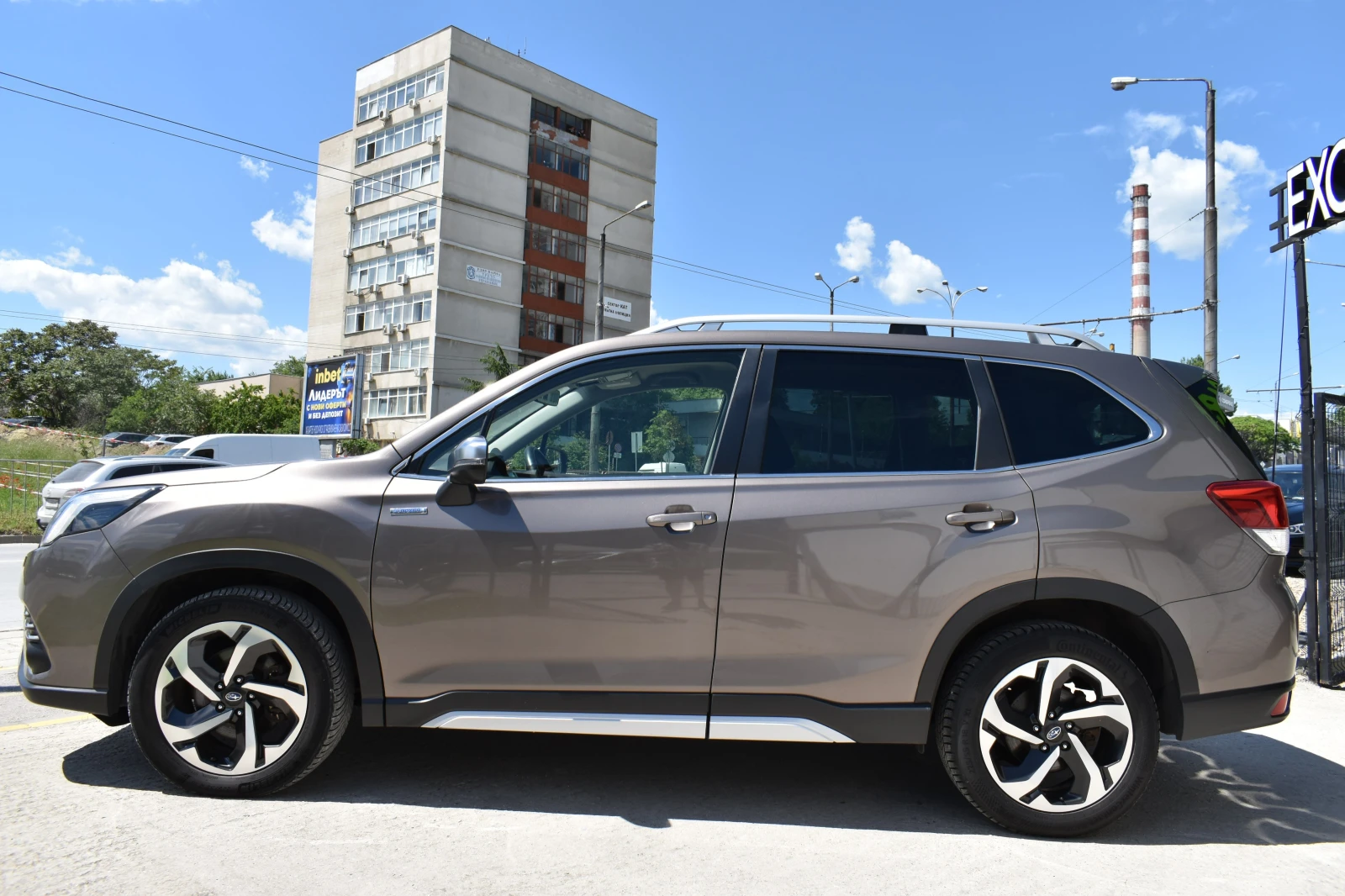 Subaru Forester 2.0i* E-Hybrid* LINE* BRAKE* 360CAM* DISSTRONIC* F, снимка 3 - Автомобили и джипове - 54718954