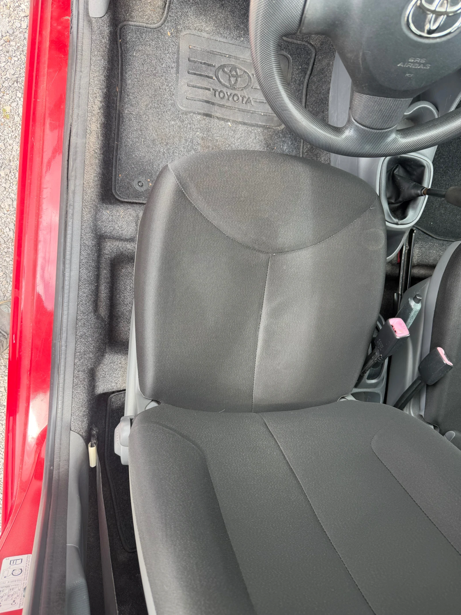 Toyota Aygo 1.0 benzin, снимка 6 - Автомобили и джипове - 54858836