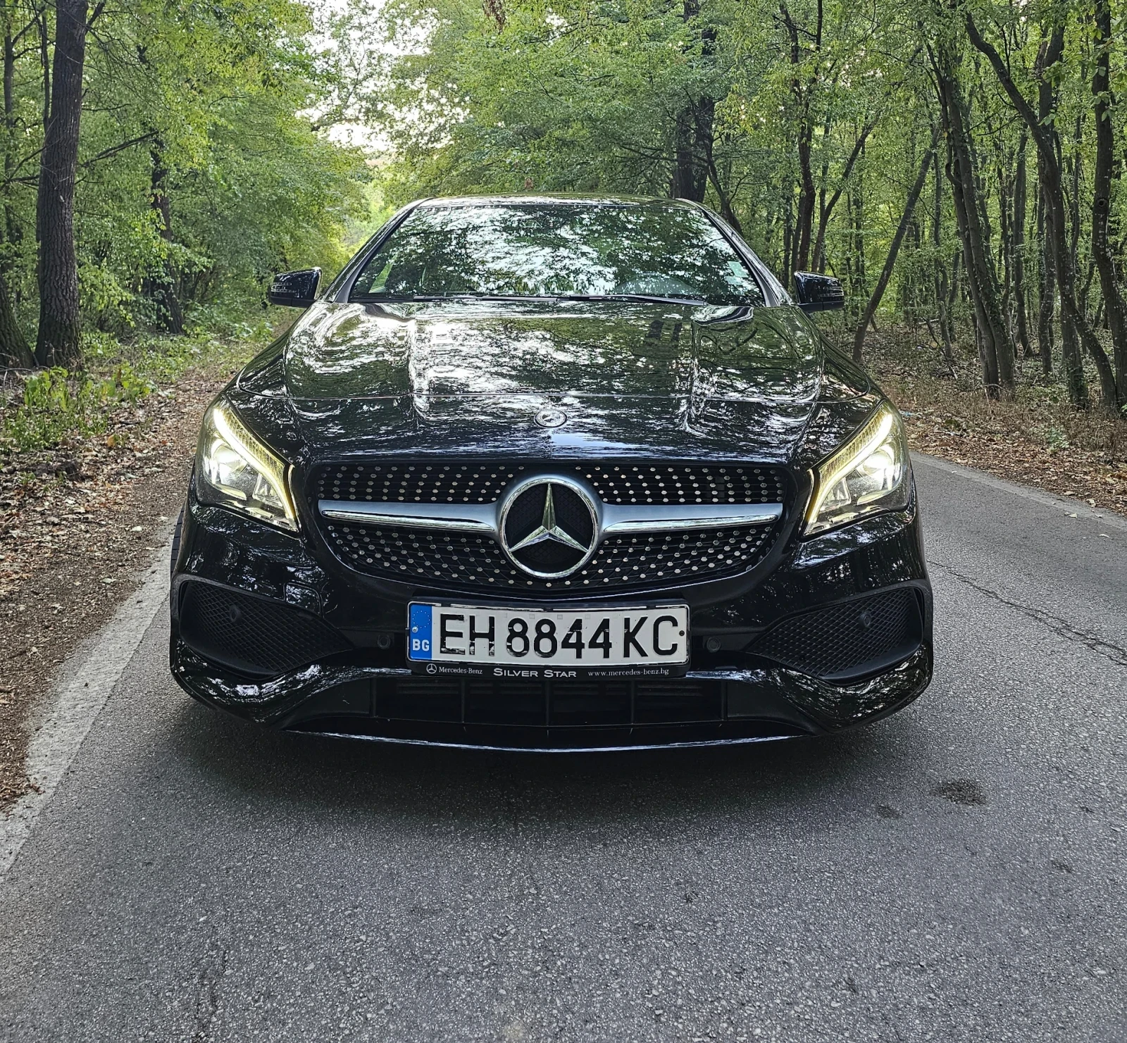 Mercedes-Benz CLA 180, снимка 4 - Автомобили и джипове - 54904645