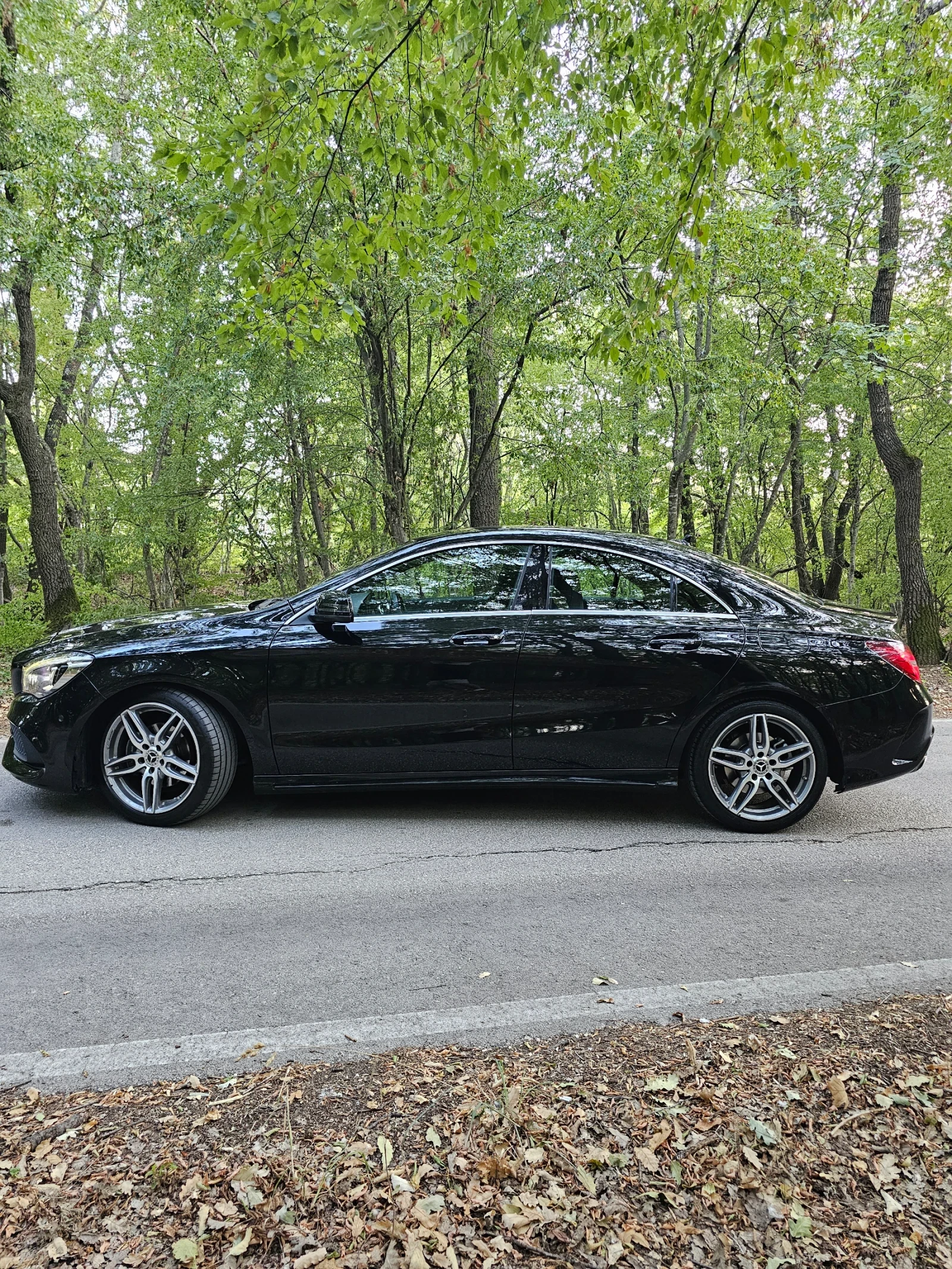 Mercedes-Benz CLA 180, снимка 5 - Автомобили и джипове - 54904645