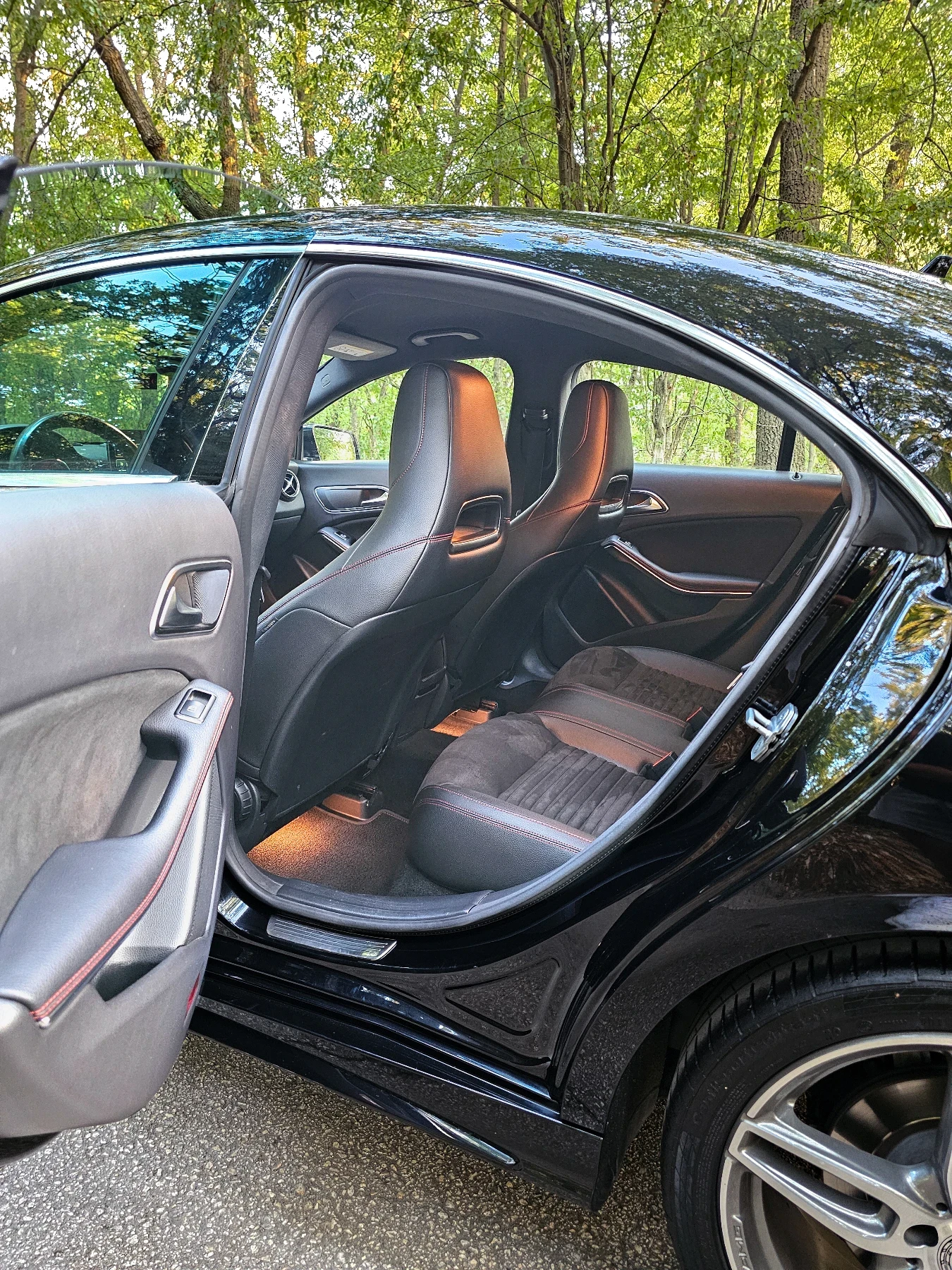 Mercedes-Benz CLA 180, снимка 16 - Автомобили и джипове - 54904645