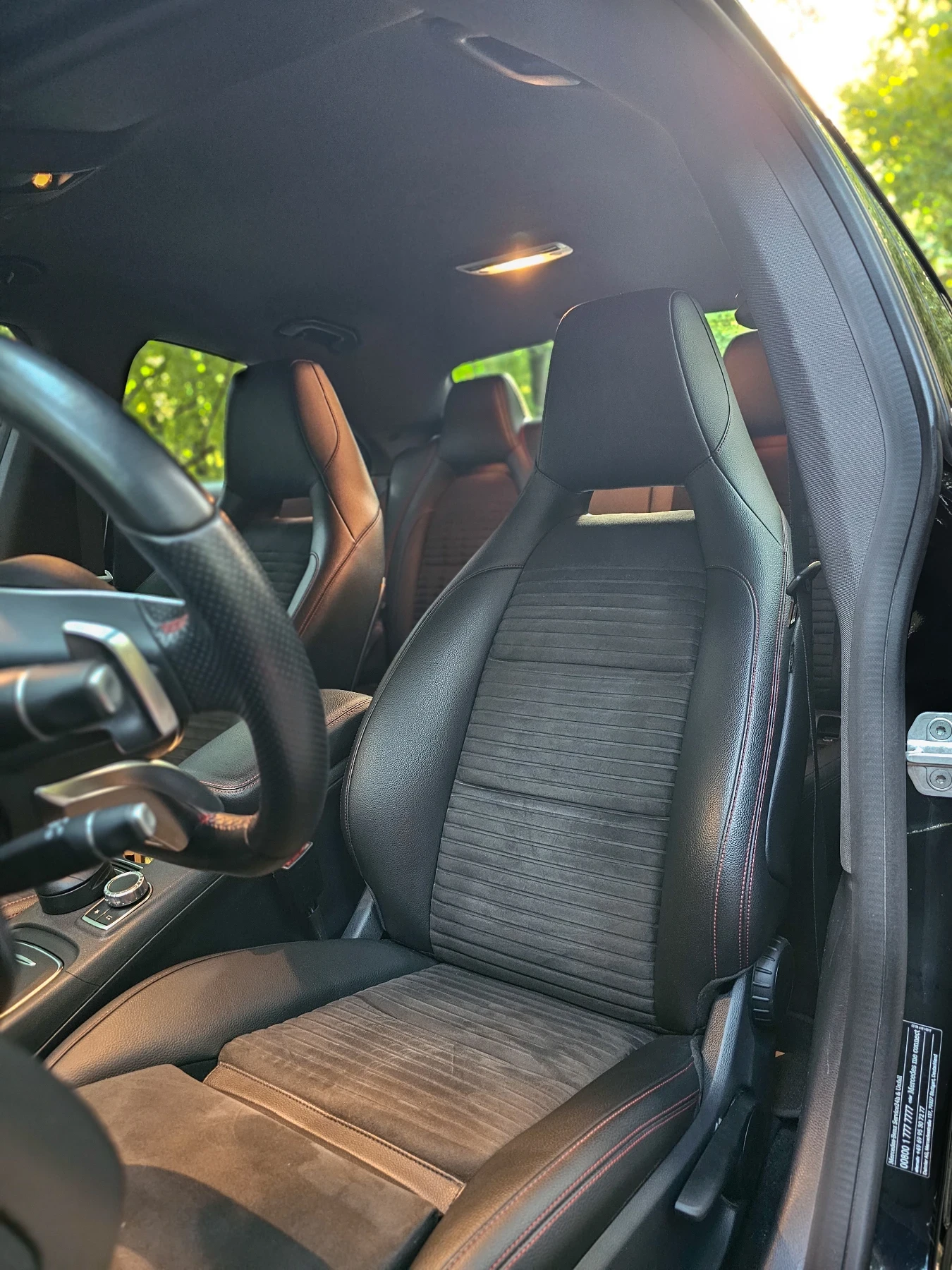 Mercedes-Benz CLA 180, снимка 15 - Автомобили и джипове - 54904645