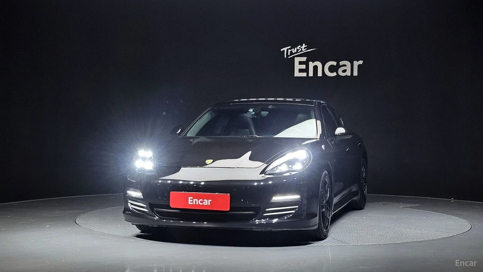 Porsche Panamera AWD* КОЖА* ПОДГРЕВ* ОБДУХ* ПАНО* НАВИ* АВТОКРЕДИТ*, снимка 3 - Автомобили и джипове - 55658736