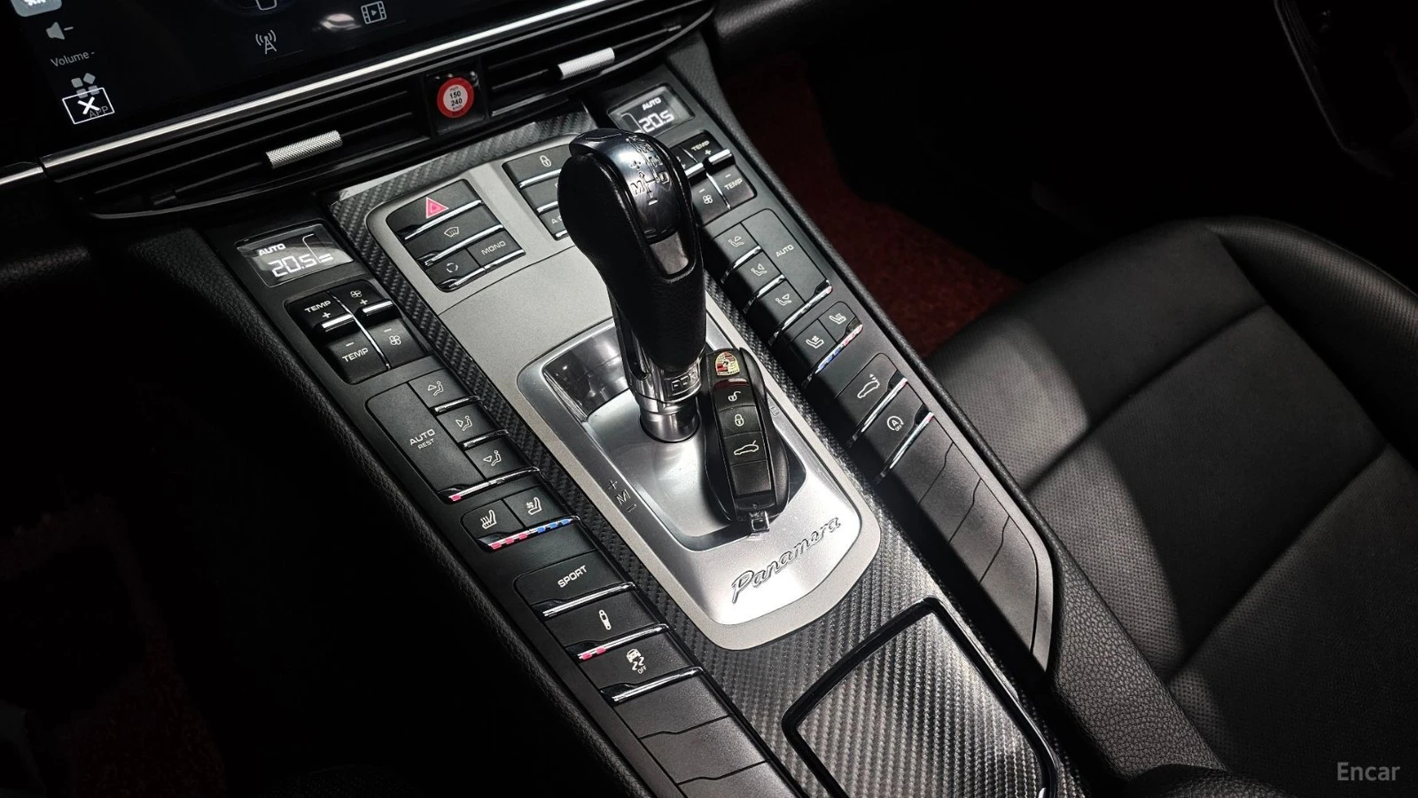 Porsche Panamera AWD* КОЖА* ПОДГРЕВ* ОБДУХ* ПАНО* НАВИ* АВТОКРЕДИТ*, снимка 8 - Автомобили и джипове - 55658736