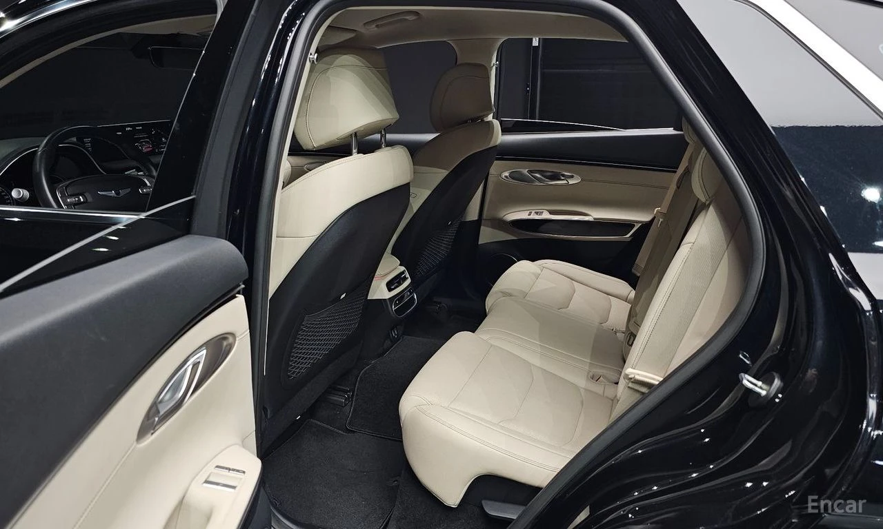 Genesis GV70 2.2D AWD* DISTRONIC* ПОДГРЕВ* ОБДУХВАНЕ* КАМЕРА* , снимка 14 - Автомобили и джипове - 55691070