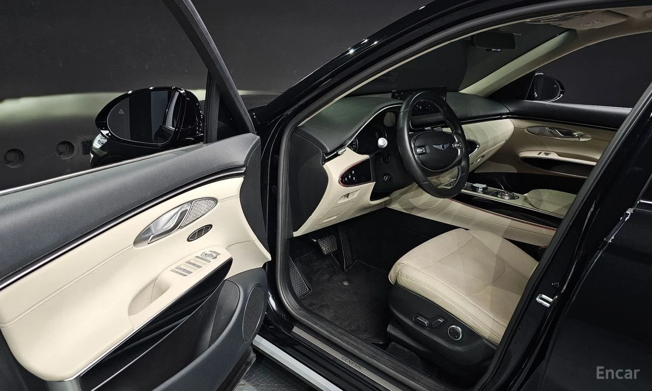 Genesis GV70 2.2D AWD* DISTRONIC* ПОДГРЕВ* ОБДУХВАНЕ* КАМЕРА* , снимка 6 - Автомобили и джипове - 55691070