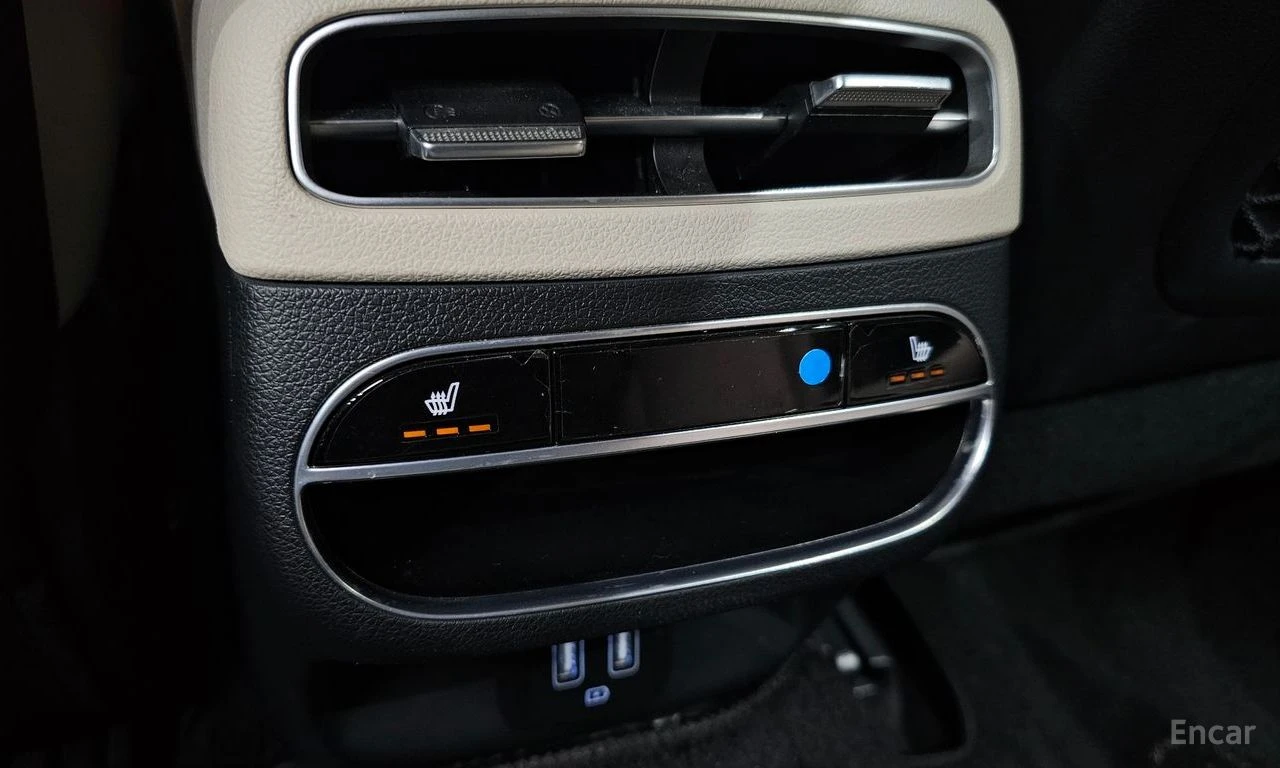 Genesis GV70 2.2D AWD* DISTRONIC* ПОДГРЕВ* ОБДУХВАНЕ* КАМЕРА* , снимка 15 - Автомобили и джипове - 55691070