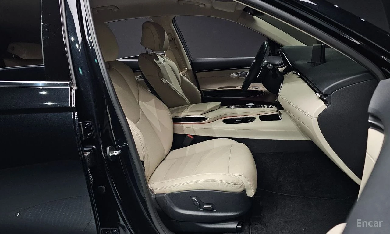 Genesis GV70 2.2D AWD* DISTRONIC* ПОДГРЕВ* ОБДУХВАНЕ* КАМЕРА* , снимка 7 - Автомобили и джипове - 55691070