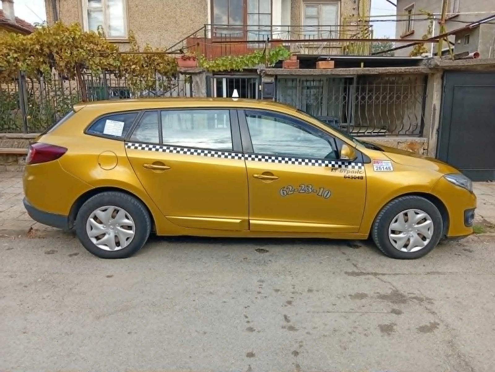 Renault Megane 1.5 DCI Евро 6, снимка 4 - Автомобили и джипове - 55873519