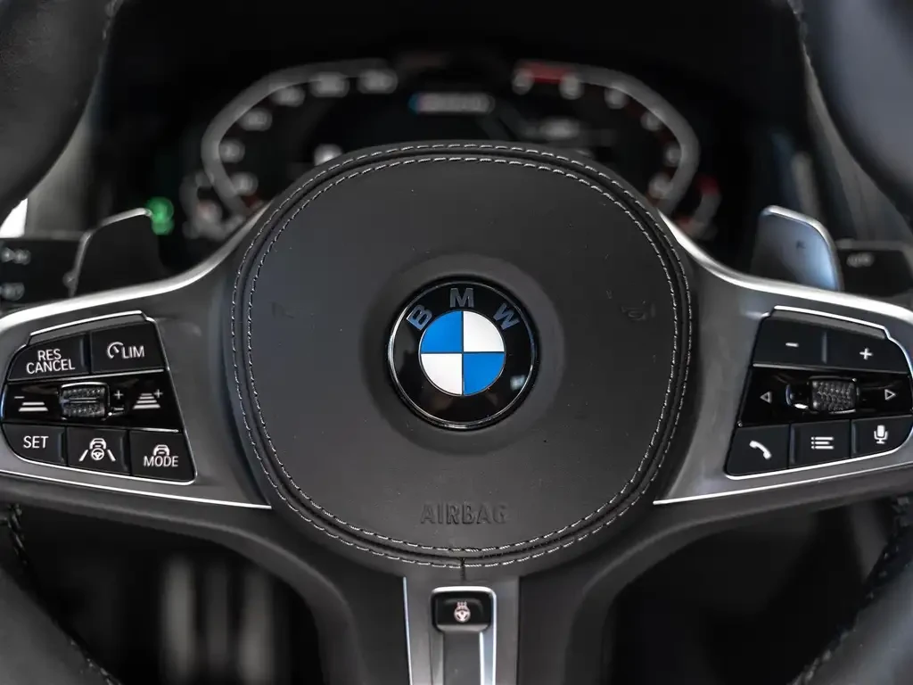 BMW 850 Coupe | B&Wilkins | LASER, снимка 16 - Автомобили и джипове - 55943966