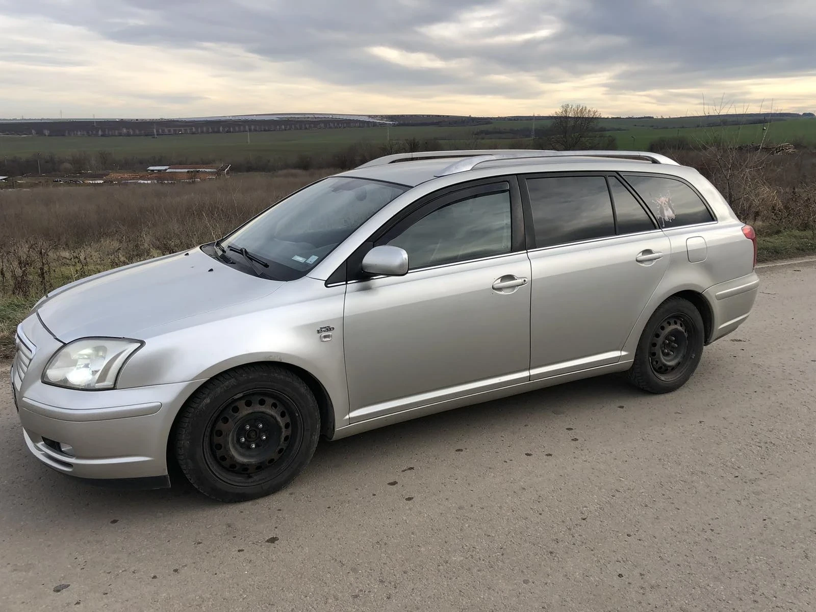 Toyota Avensis 2.0, снимка 4 - Автомобили и джипове - 56132235