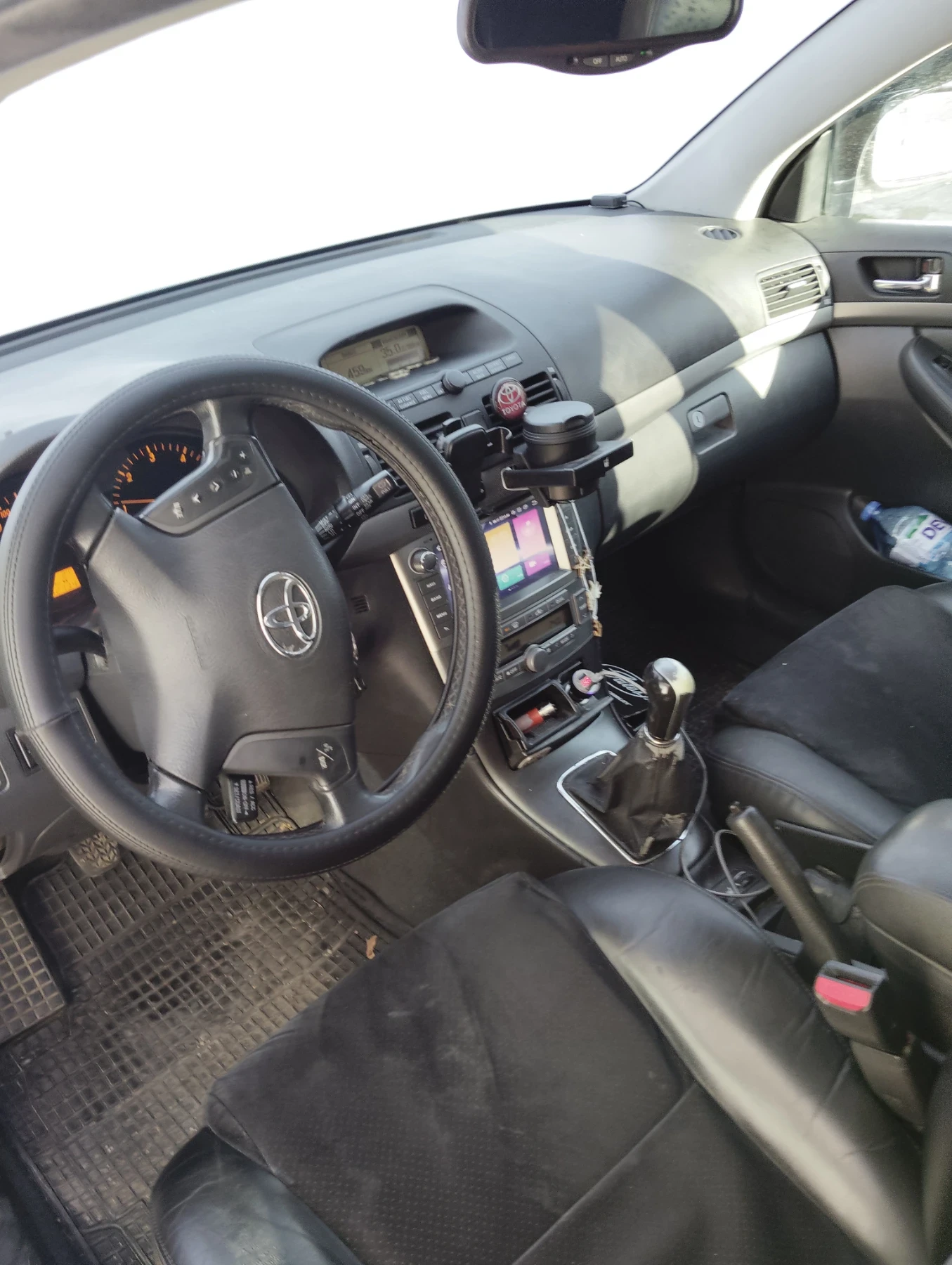 Toyota Avensis 2.0, снимка 5 - Автомобили и джипове - 56132235