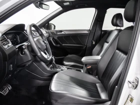 VW Tiguan R-LINE BLACK* 4MOTION* DISTRONIC* ПАНОРАМА* ПОДГРЕ, снимка 9