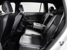 VW Tiguan R-LINE BLACK* 4MOTION* DISTRONIC* ПАНОРАМА* ПОДГРЕ, снимка 15
