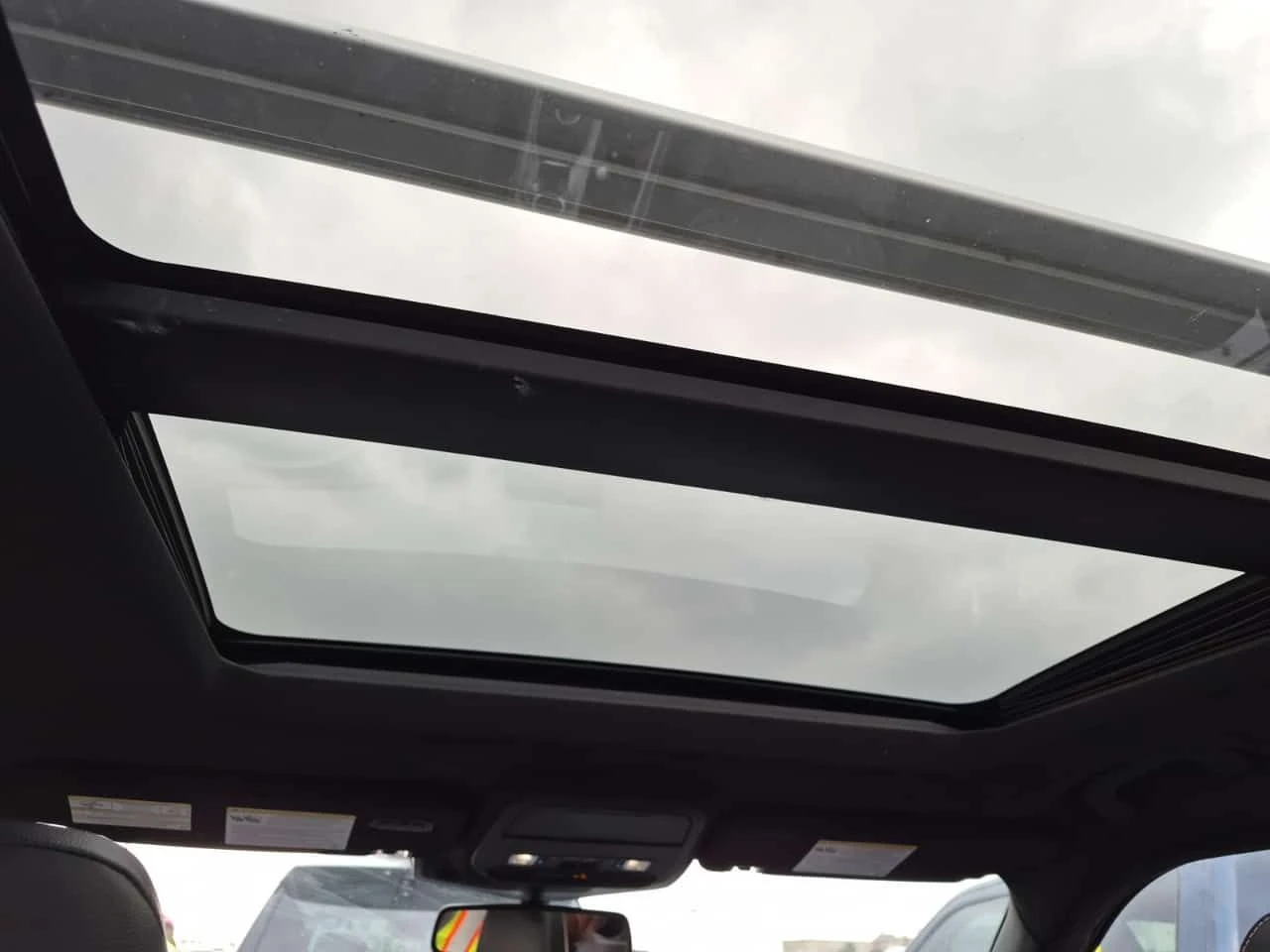 Ford Explorer * ST * ПОДГРЕВИ* ОБДУХВАНЕ* ПАНОРАМА* 2 БРОЯ ГУМИ, снимка 13 - Автомобили и джипове - 53826371