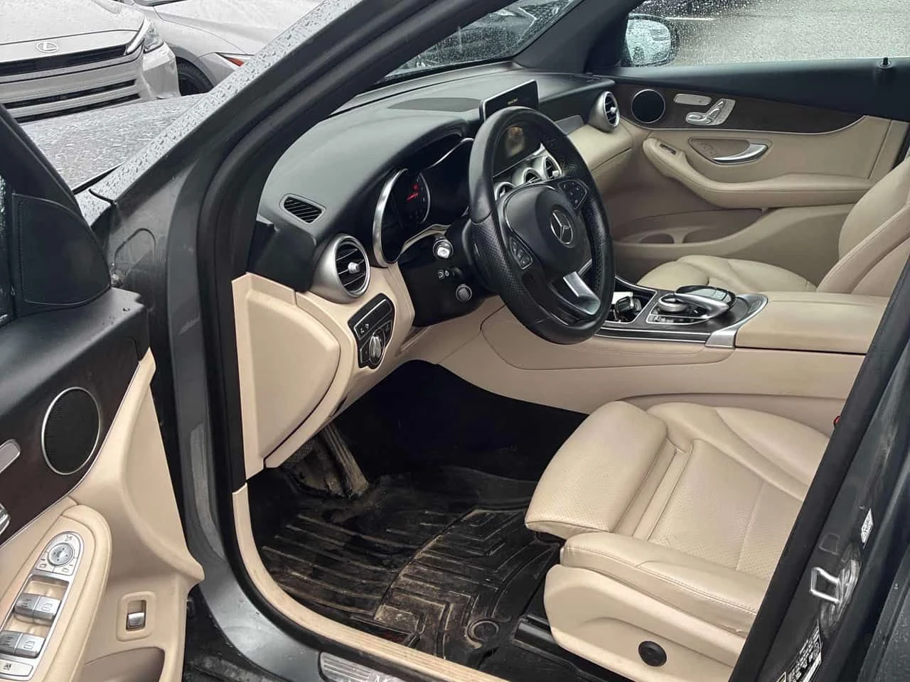 Mercedes-Benz GLC 300 ПАНОРАМА/ПОДГРЕВИ/360 КАМЕРИ, снимка 7 - Автомобили и джипове - 54115339