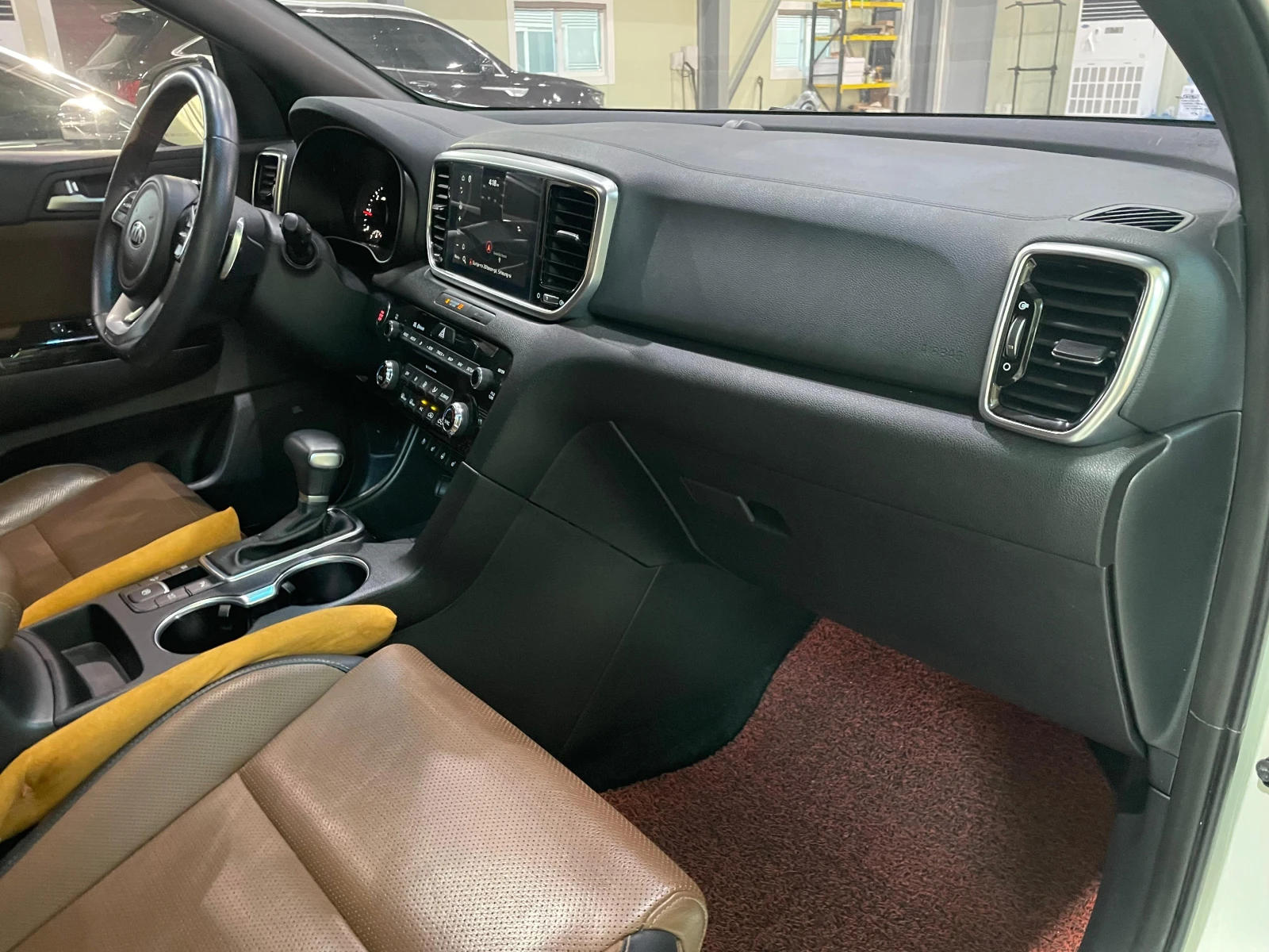 Kia Sportage 2.0D ! 2WD ! Intelligent !, снимка 12 - Автомобили и джипове - 54138800