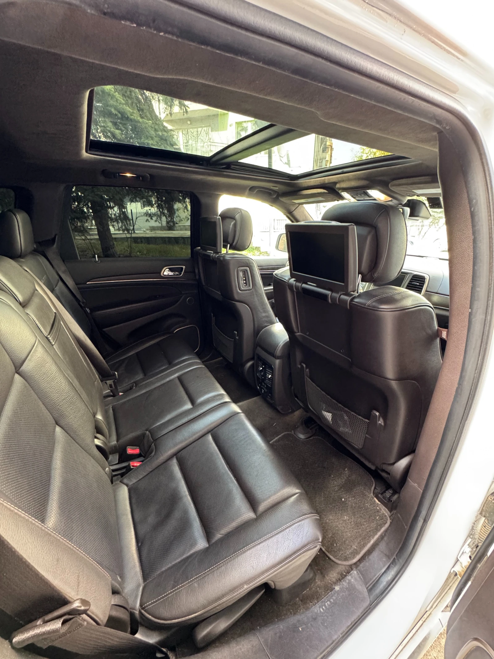 Jeep Grand cherokee 5.7 Summit, снимка 13 - Автомобили и джипове - 54201298