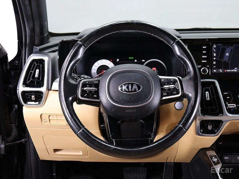 Kia Sorento, снимка 8 - Автомобили и джипове - 54248307