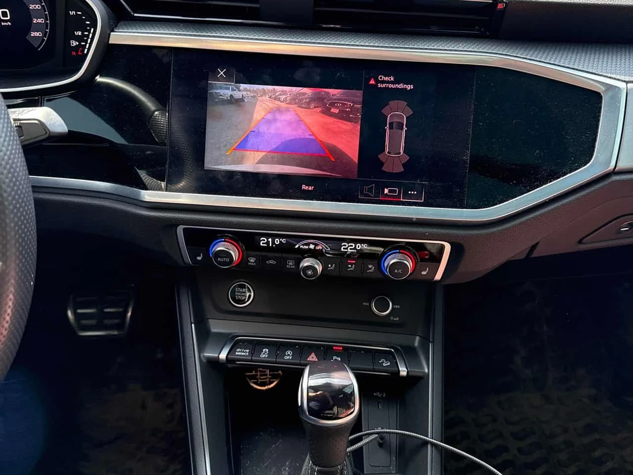 Audi Q3 PROGRESSIV S LINE* MATRIX* AMBIENTNO* PANORAMA* , снимка 9 - Автомобили и джипове - 54313709