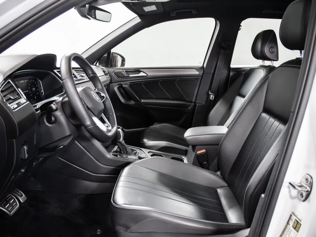 VW Tiguan R-LINE BLACK* 4MOTION* DISTRONIC* ПАНОРАМА* ПОДГРЕ, снимка 9 - Автомобили и джипове - 54811863