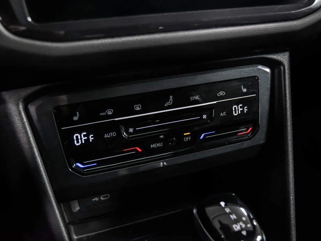 VW Tiguan R-LINE BLACK* 4MOTION* DISTRONIC* ПАНОРАМА* ПОДГРЕ, снимка 13 - Автомобили и джипове - 54811863