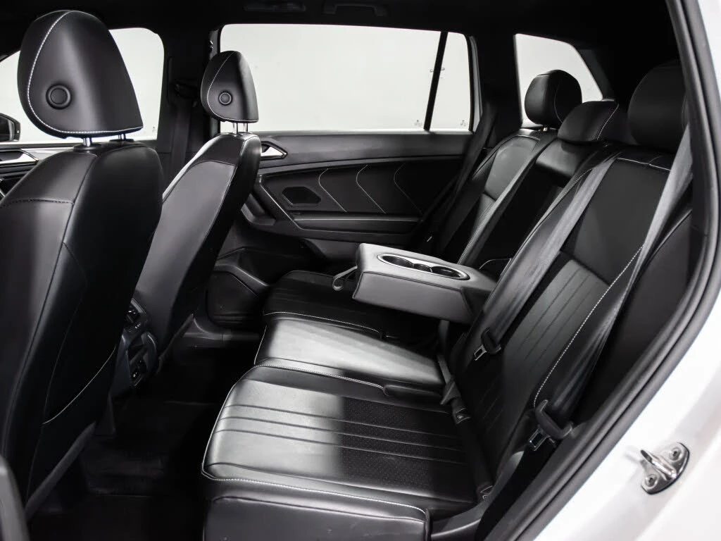 VW Tiguan R-LINE BLACK* 4MOTION* DISTRONIC* ПАНОРАМА* ПОДГРЕ, снимка 15 - Автомобили и джипове - 54811863