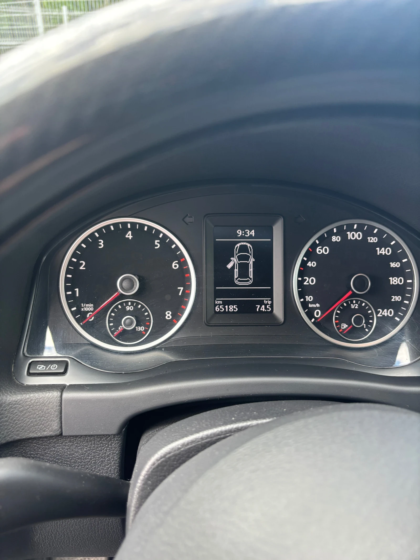 VW Tiguan, снимка 13 - Автомобили и джипове - 55325574