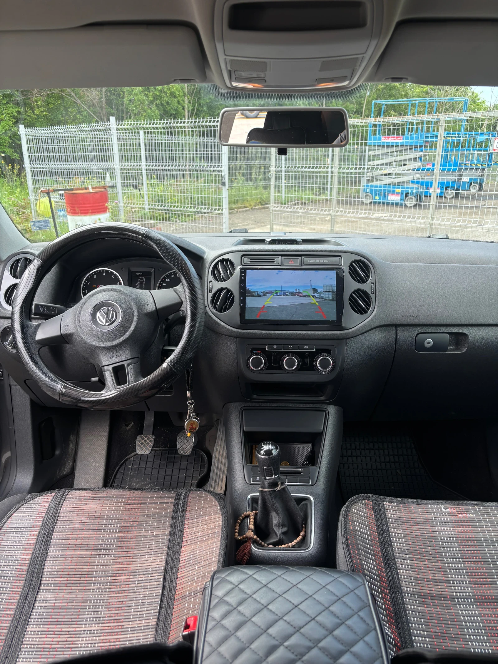 VW Tiguan, снимка 17 - Автомобили и джипове - 55325574