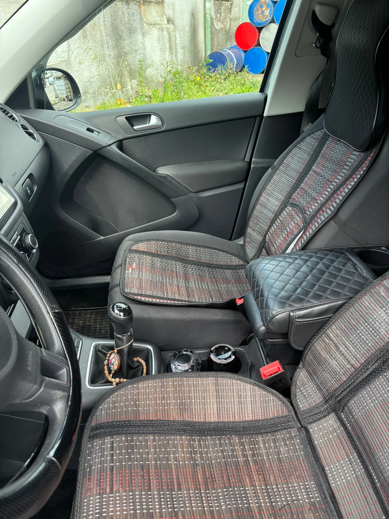 VW Tiguan, снимка 14 - Автомобили и джипове - 55325574