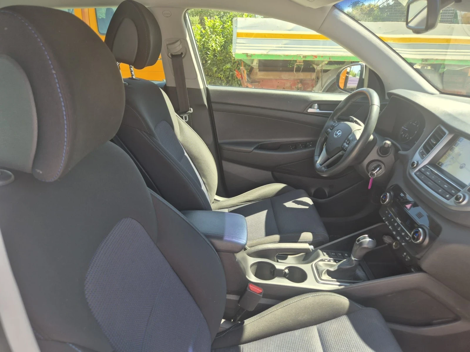 Hyundai Tucson 2.0, 136кс. 4х4, снимка 10 - Автомобили и джипове - 55977590