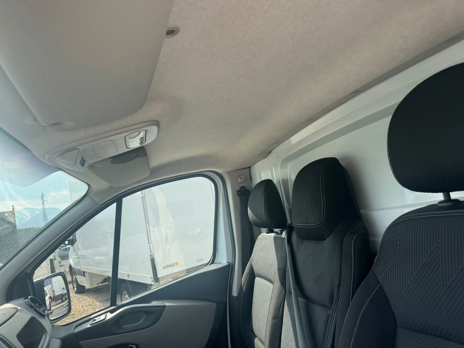 Renault Trafic, снимка 12 - Бусове и автобуси - 53724608