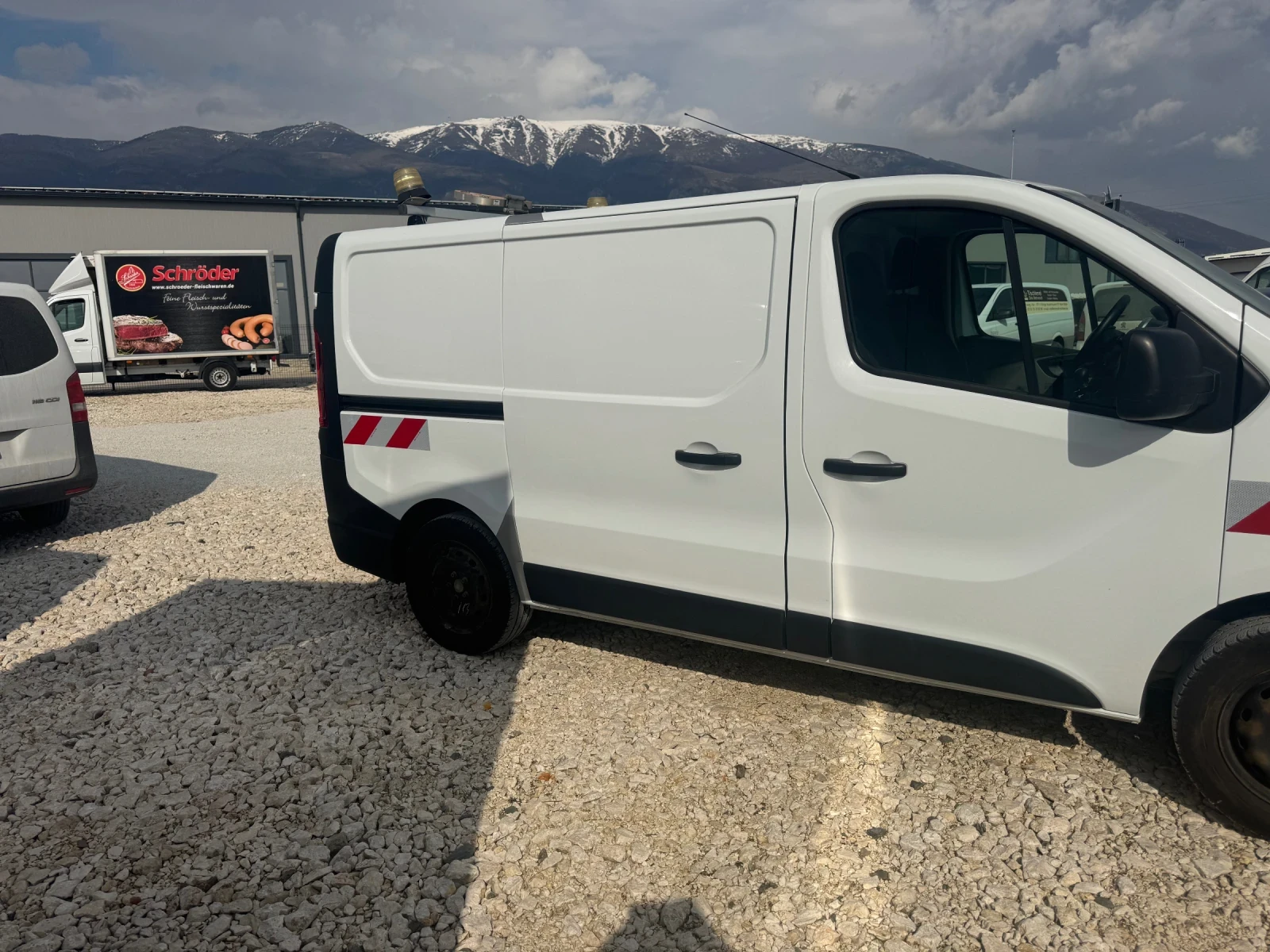 Renault Trafic, снимка 3 - Бусове и автобуси - 53724608